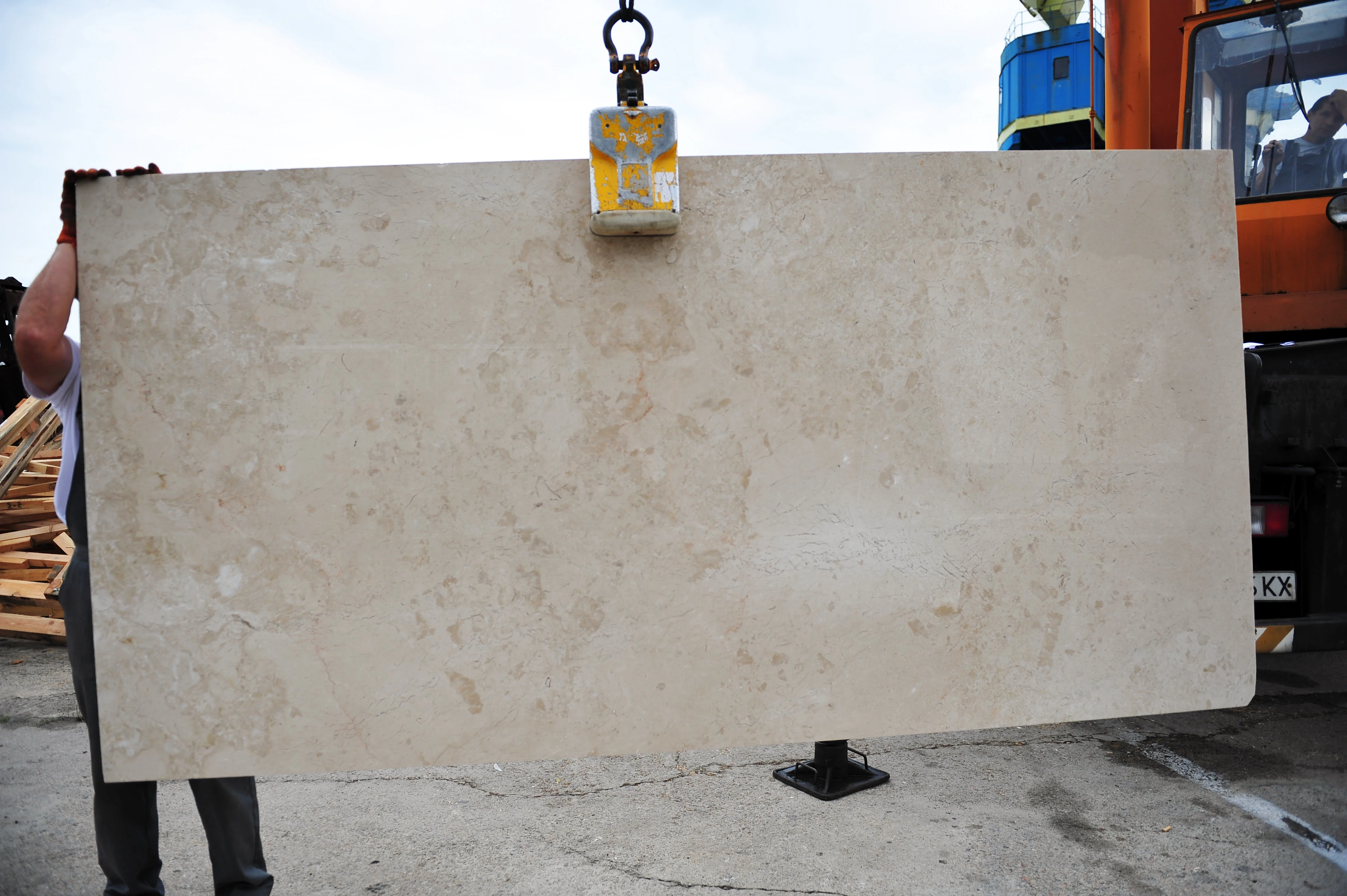 Сходи мармур CREMA MARE (Туреччина)